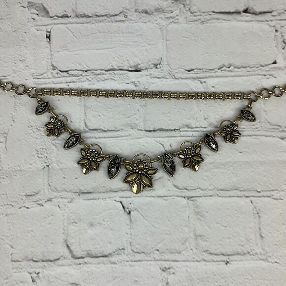 Premier Deigns Minx Gold Floral Necklace - Picture 5 of 5